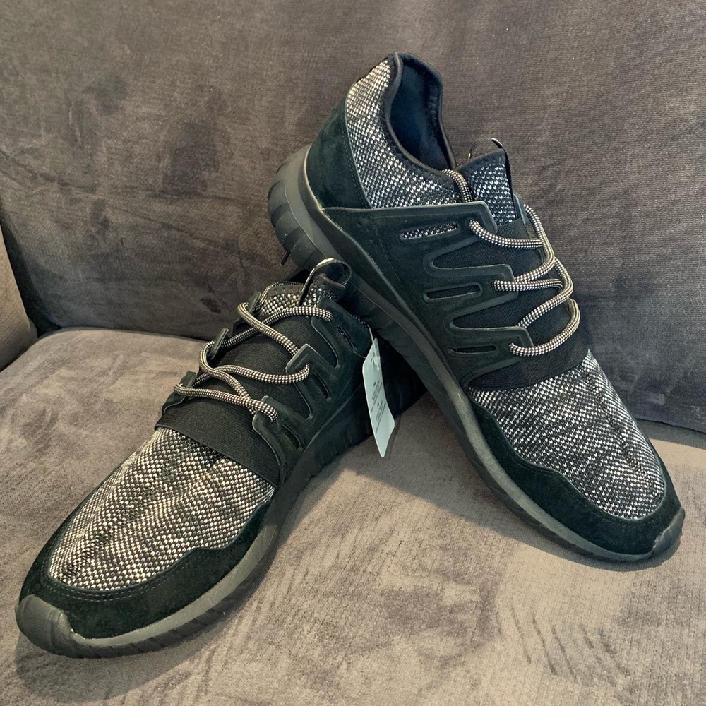 💥💥NEW Adidas Tubular Radial sz 11.5